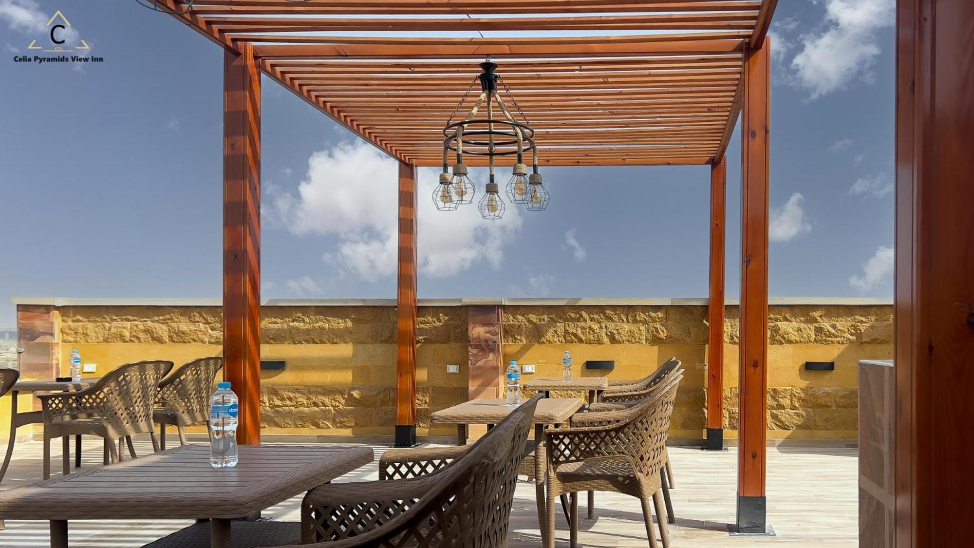 Couette-café Celia Pyramids View